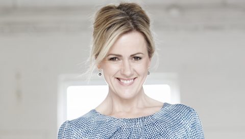 Jojo-Moyes_hoyopplost_kred-Stine-Heilmann